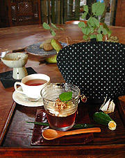 �e�B�[�p�[�e�B�ɂāB�g���̃[���[�������B