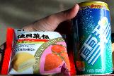 遅延中に出た菓子＆スプライト
