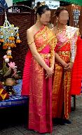 タイ衣装で写真撮影