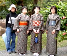 左からＪＩさん、３号、１号、２号