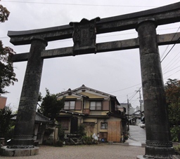 銅鳥居
