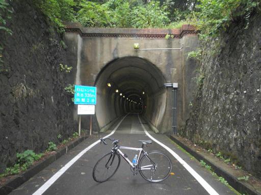 トンネル