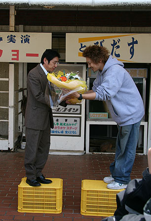 松野社長への花束贈呈