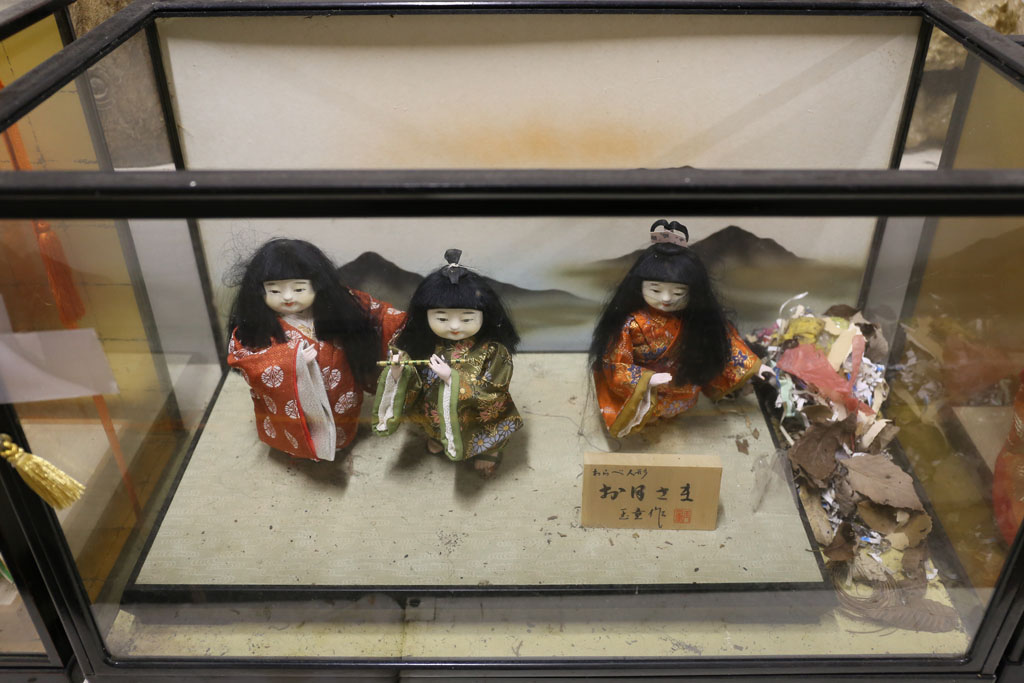 日本人形