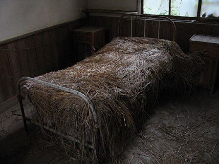 藁のベッド