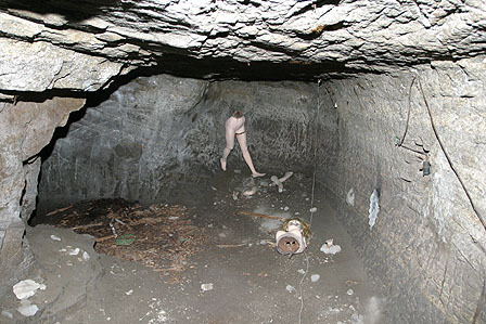 洞窟の奥