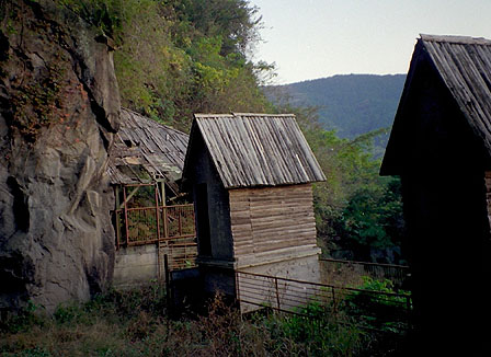 バンガロー風の小屋