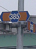 m385