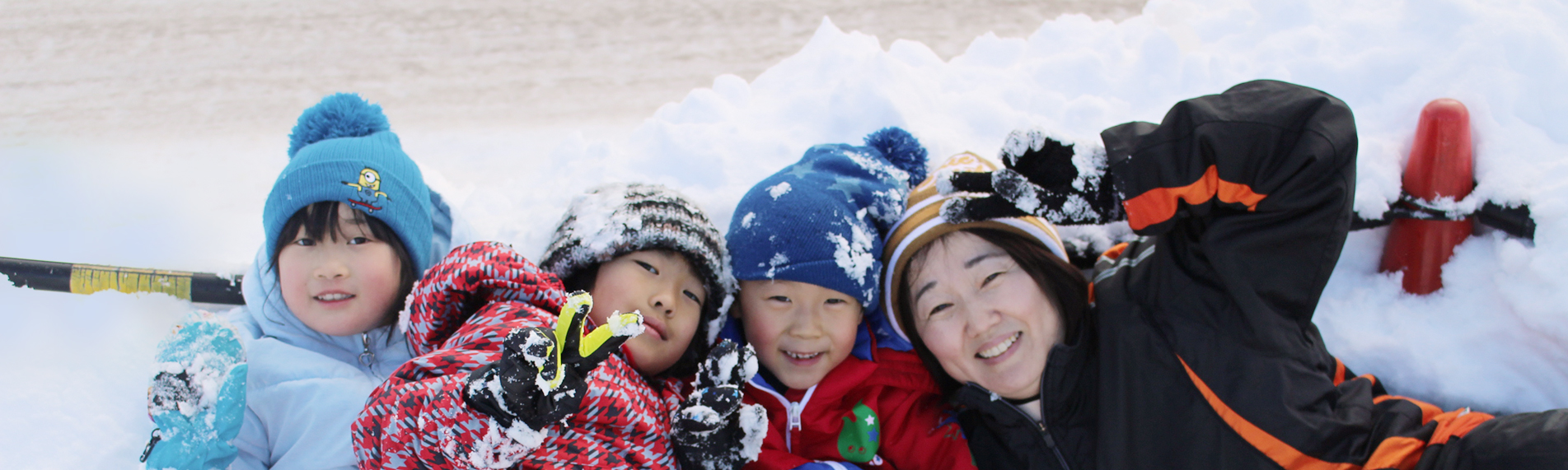 雪遊びの様子